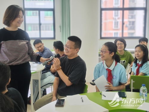 家校攜手，共育未來(lái) 記盧灣中學(xué)“繪家史·親子溝通”家庭教育開(kāi)放日活動(dòng)